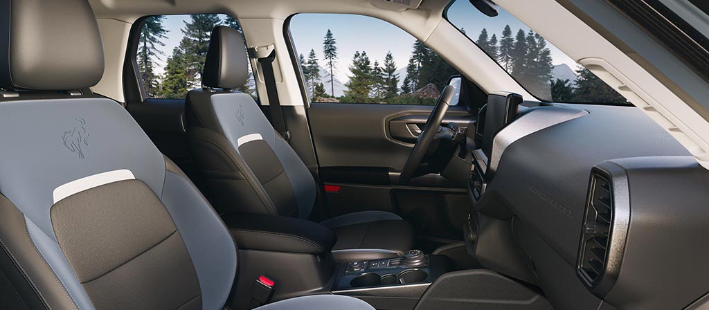 Intérieur du Ford Bronco Sport® 2026 montrant les sièges avant du côté passager