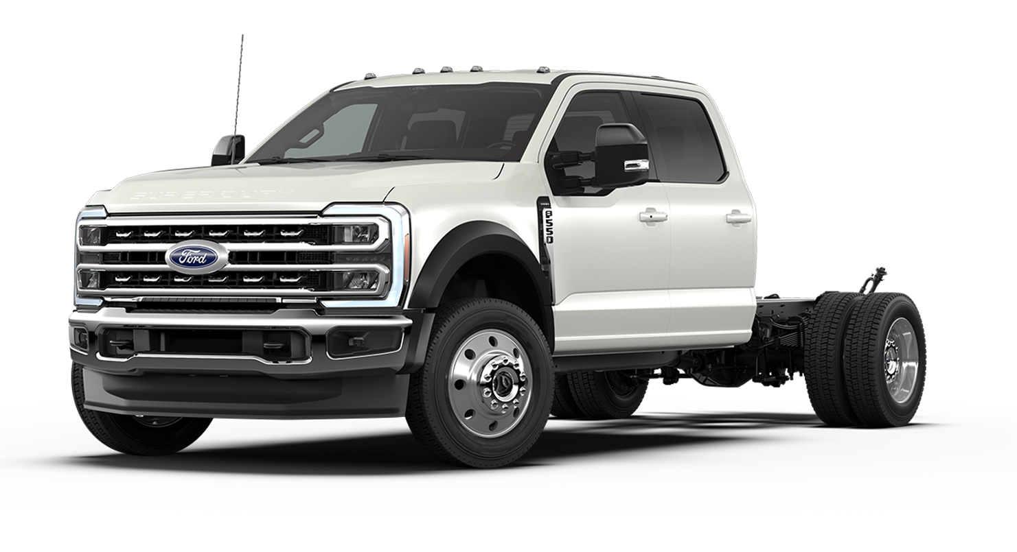 Ford Super Duty® à châssis-cabine 2026 F-550® Lariat illustré en avalanche