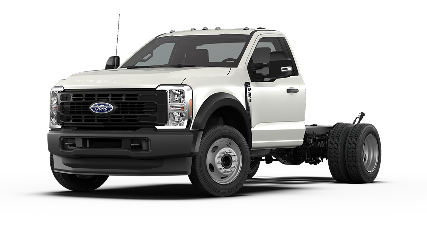 Ford Super Duty® à châssis-cabine F-550® XL 2026 illustré en avalanche