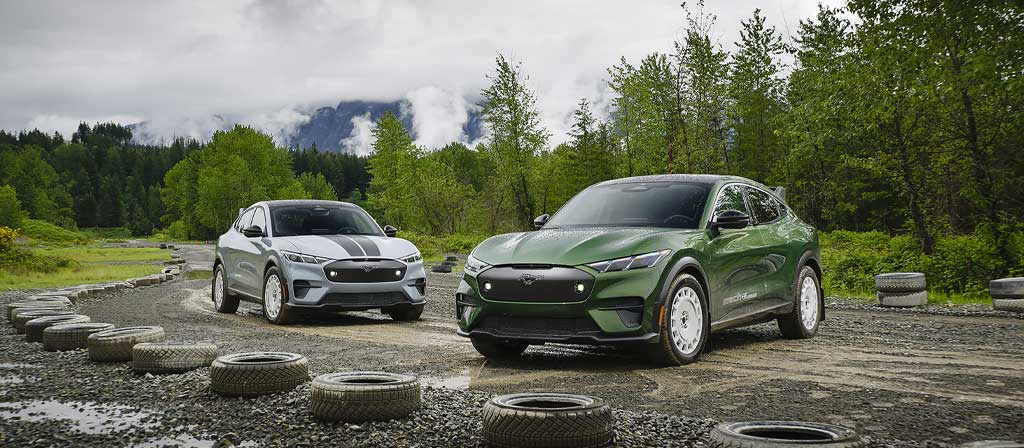 L'intérieur d'une Ford Mustang Mach-E® 2025 avec l'écran tactile