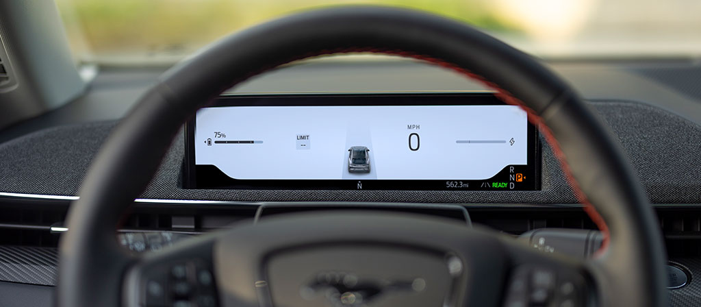 Ford Mustang Mach-E® 2025 indiquant le nombre de kilomètres possibles avant la recharge