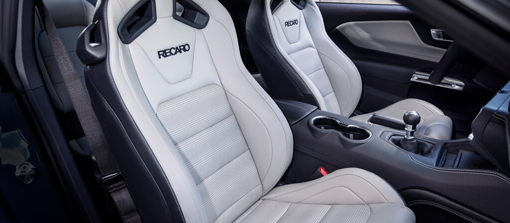 Intérieur de la Ford Mustang® Coupé 2026 avec sièges RECARO® en option