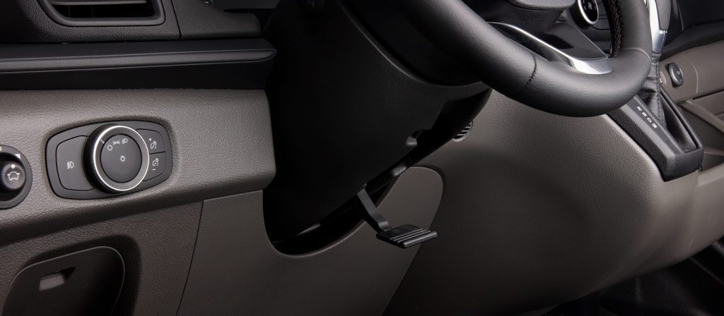 Gros plan du volant de la fourgonnette Ford Transit® 2025