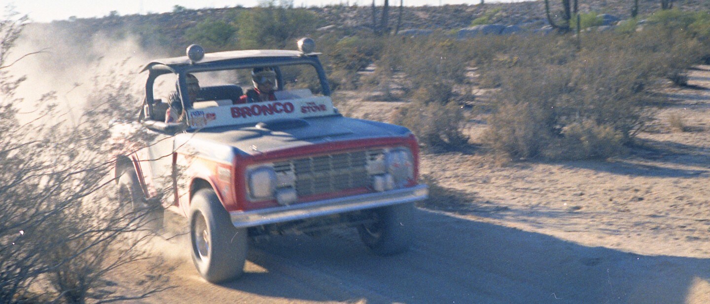Camion de course Ford Bronco 1970 numéro 56 piloté par Larry Minor et Rodney Hall