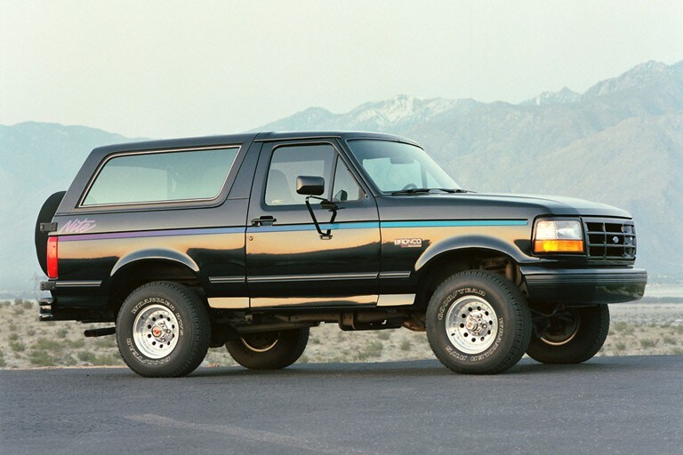 Bronco Nite 1991 en noir corbeau avec ruban de couleur contrastante