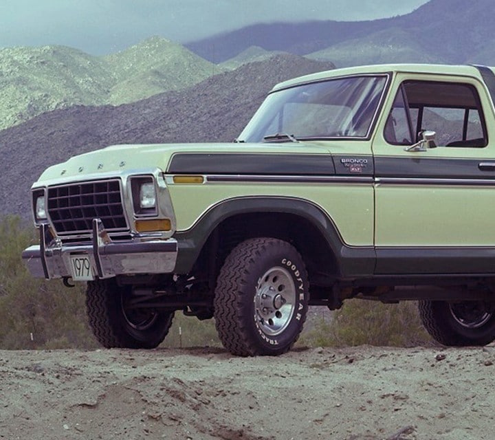 Ford Bronco 1979 en Sable clair avec option combinée deux tons 