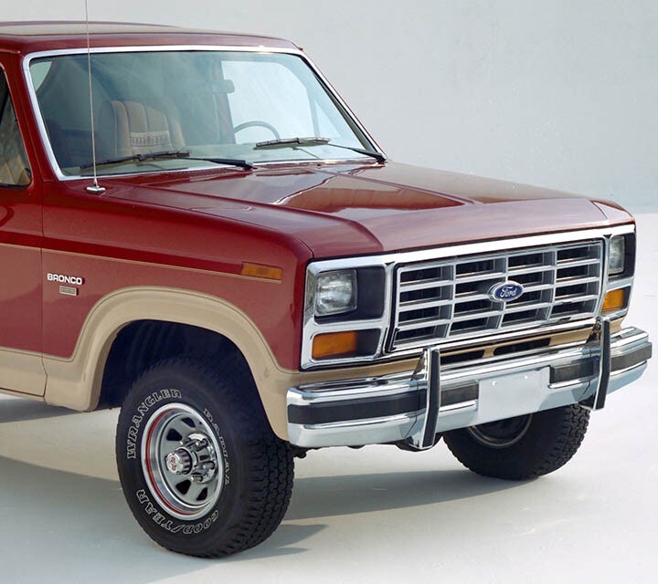 Ford Bronco 1985 Eddie Bauer Edition avec traitement spécial de peinture deux tons