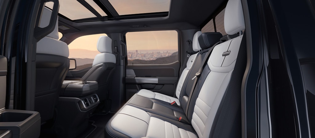 Gros plan de l’intérieur d’un Ford F-150® Lightning® 2025