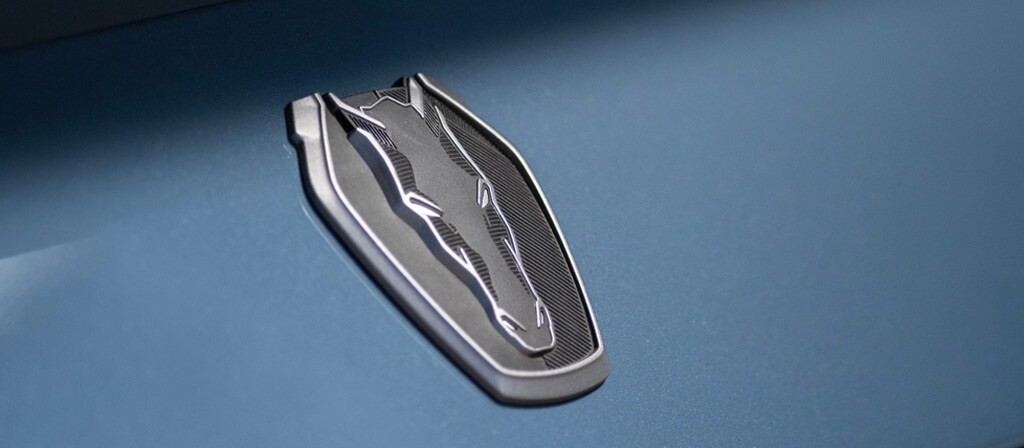 Insigne Ford Mustang® Dark Horse™ 2025