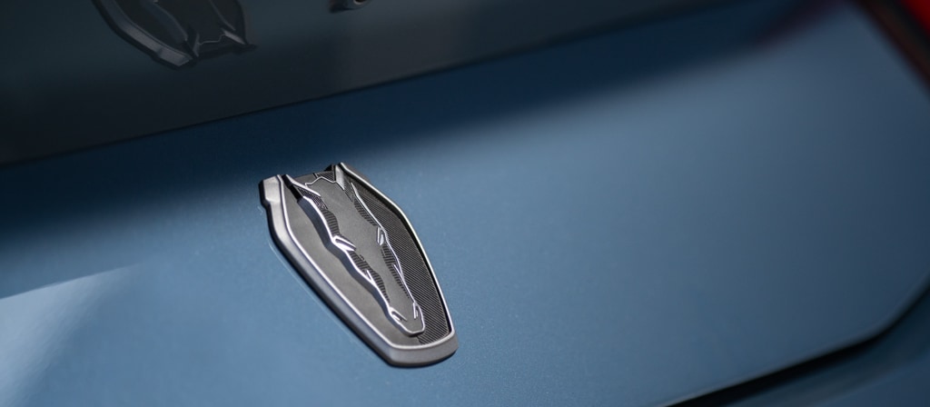 Insigne Ford Mustang Dark Horse® 2026