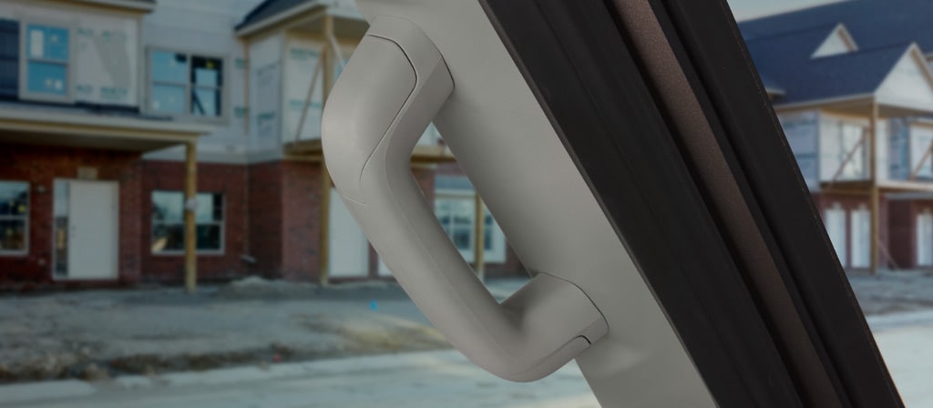 Gros plan de la poignée de la fourgonnette Ford Transit® 2025