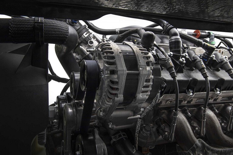 L’alternateur à service intensif avec moteur V8 de 7,3 L sur le châssis nu Ford série E 2025