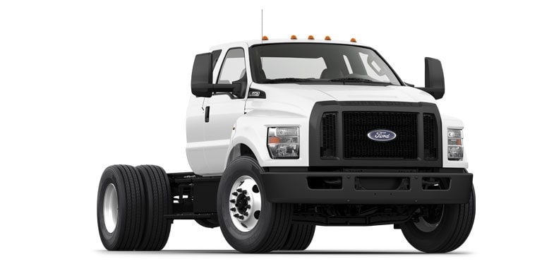 Ford F-650® 2026 à essence et à châssis droit en blanc Oxford
