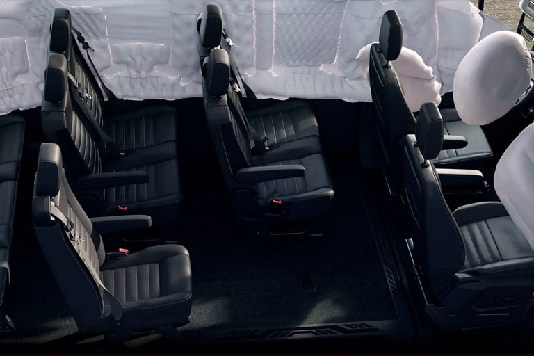 Vue tronquée de l’intérieur montrant des coussins gonflables