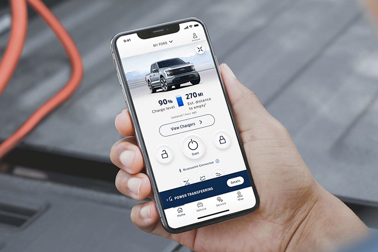 Un écran de téléphone montre l'application FordPass