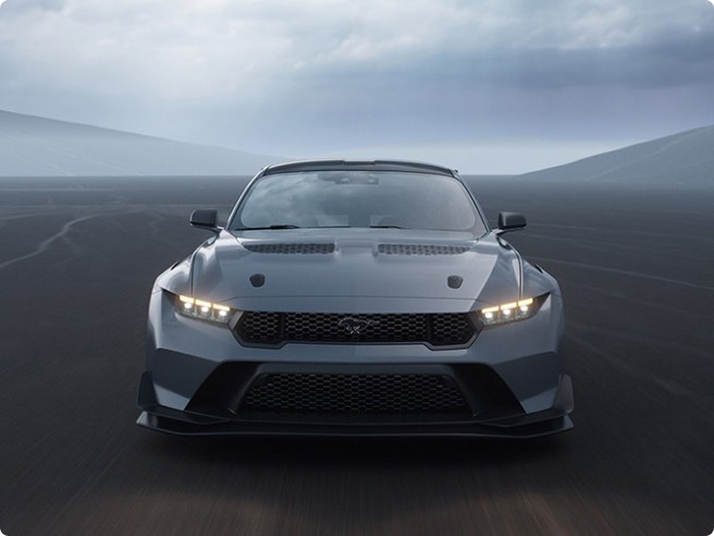 Vue avant d’une Mustang GTD.