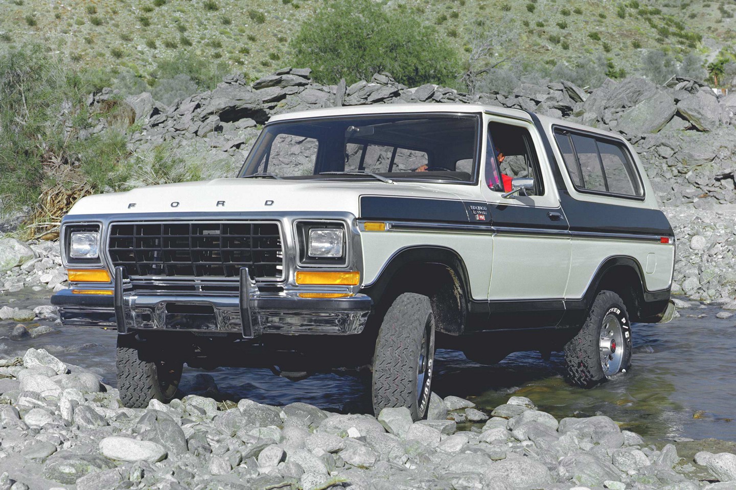 Ford Bronco Ranger x l t 1979 avec option deux tons 