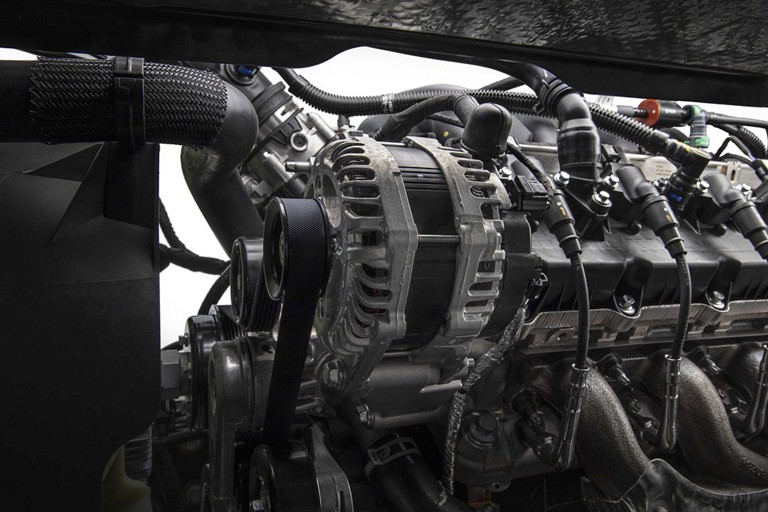 L’alternateur à service intensif avec moteur V8 de 7,3 L sur le châssis nu Ford série E 2026