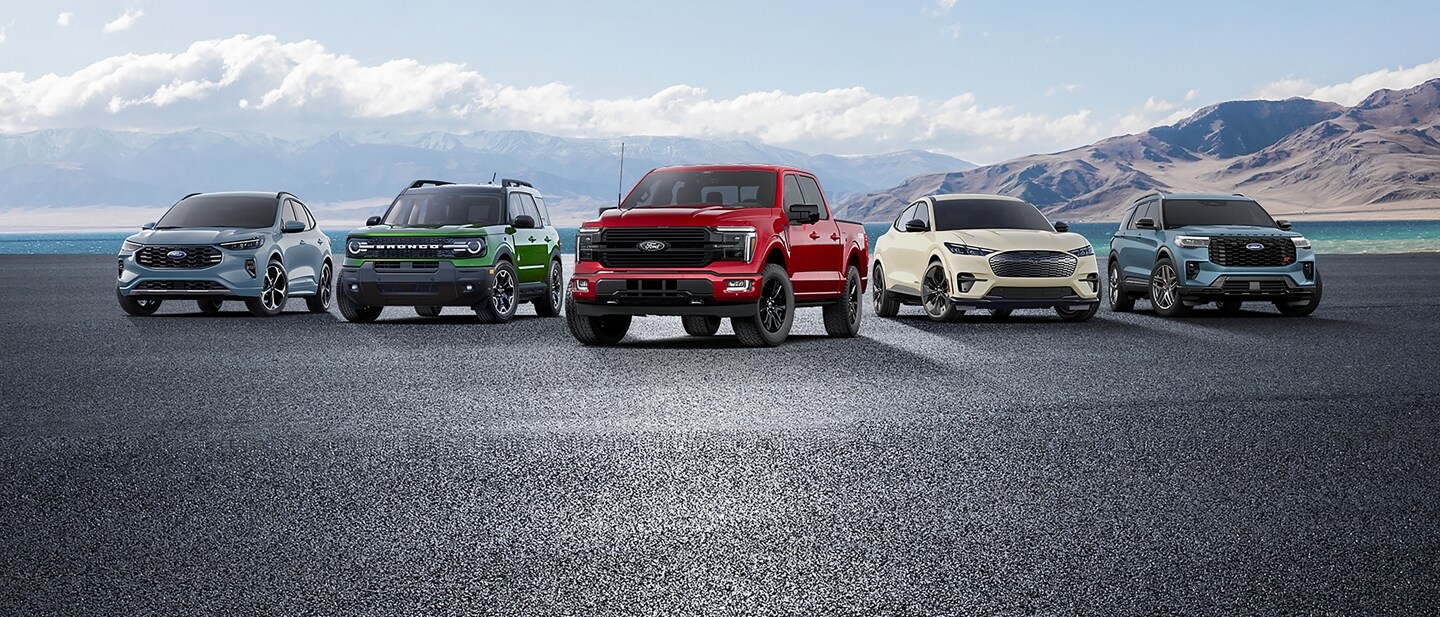 Les Ford Escape, Bronco Sport, F-150, Mustang Mach-E et Explorer stationnés côte à côte.