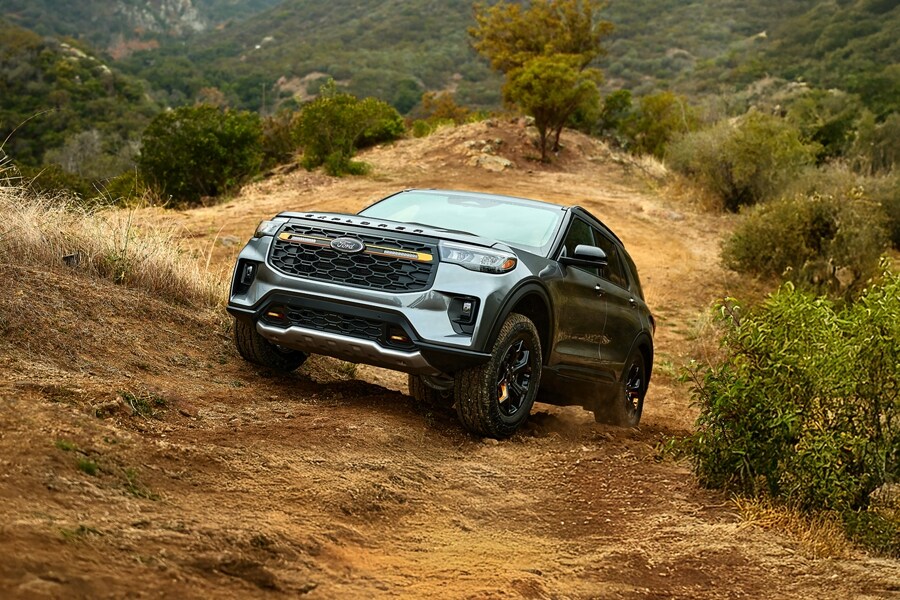 Un Ford Explorer 2025 stationné