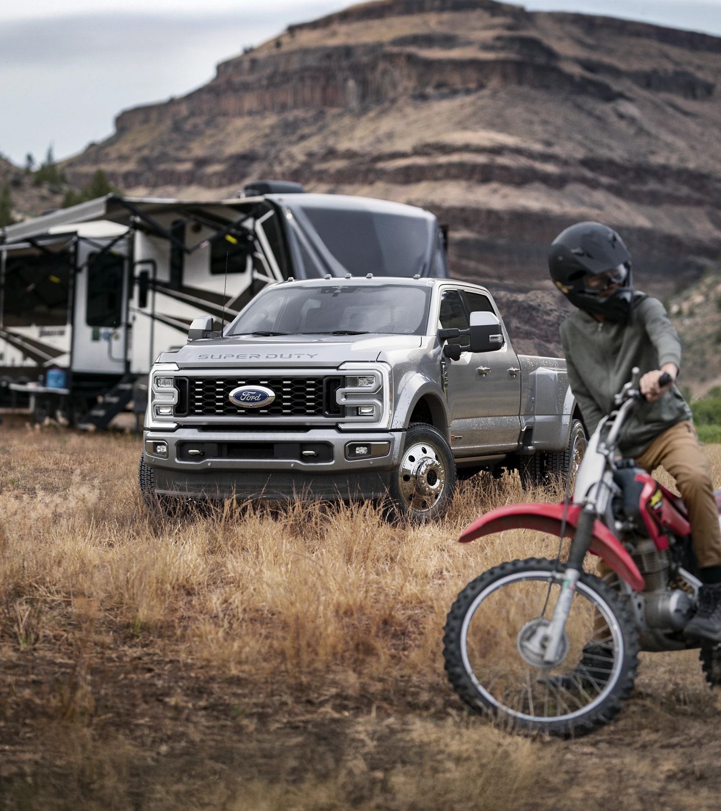 Un Super Duty® garé dans un camping