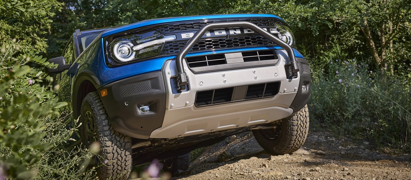 Ford Bronco Sport® 2025 stationné avec pare-broussaille avant