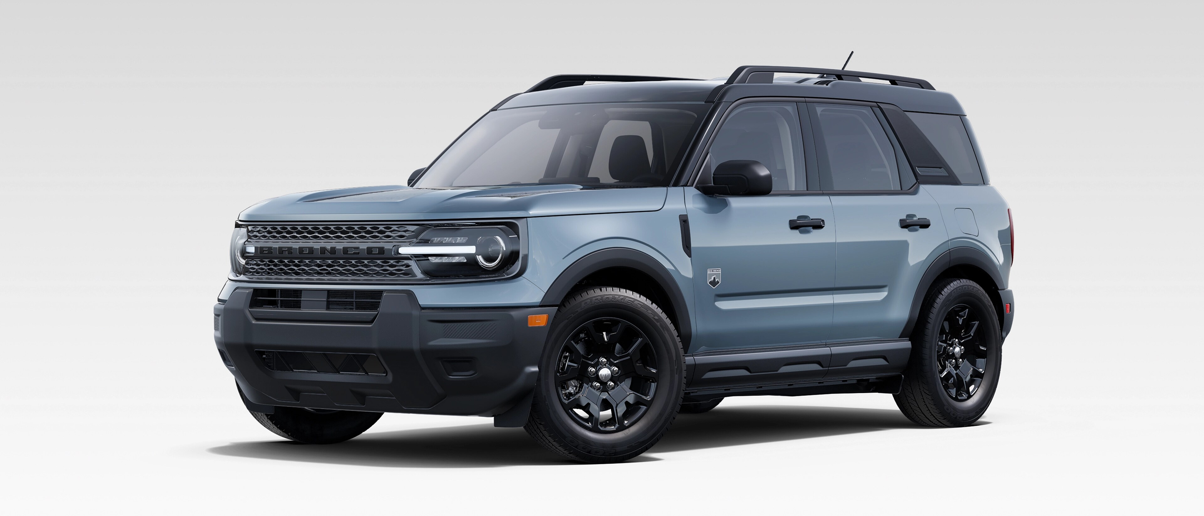 Le Ford Bronco® Sport 2025 stationné illustré avec l'ensemble décor noir
