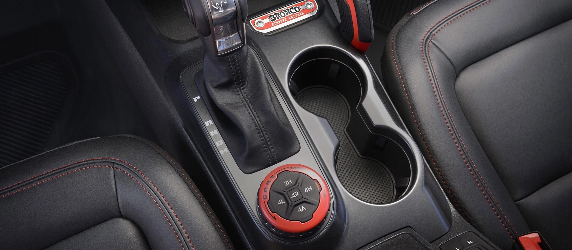 Gros plan sur la console centrale d'un VUS Ford Bronco® Stroppe Edition 2025