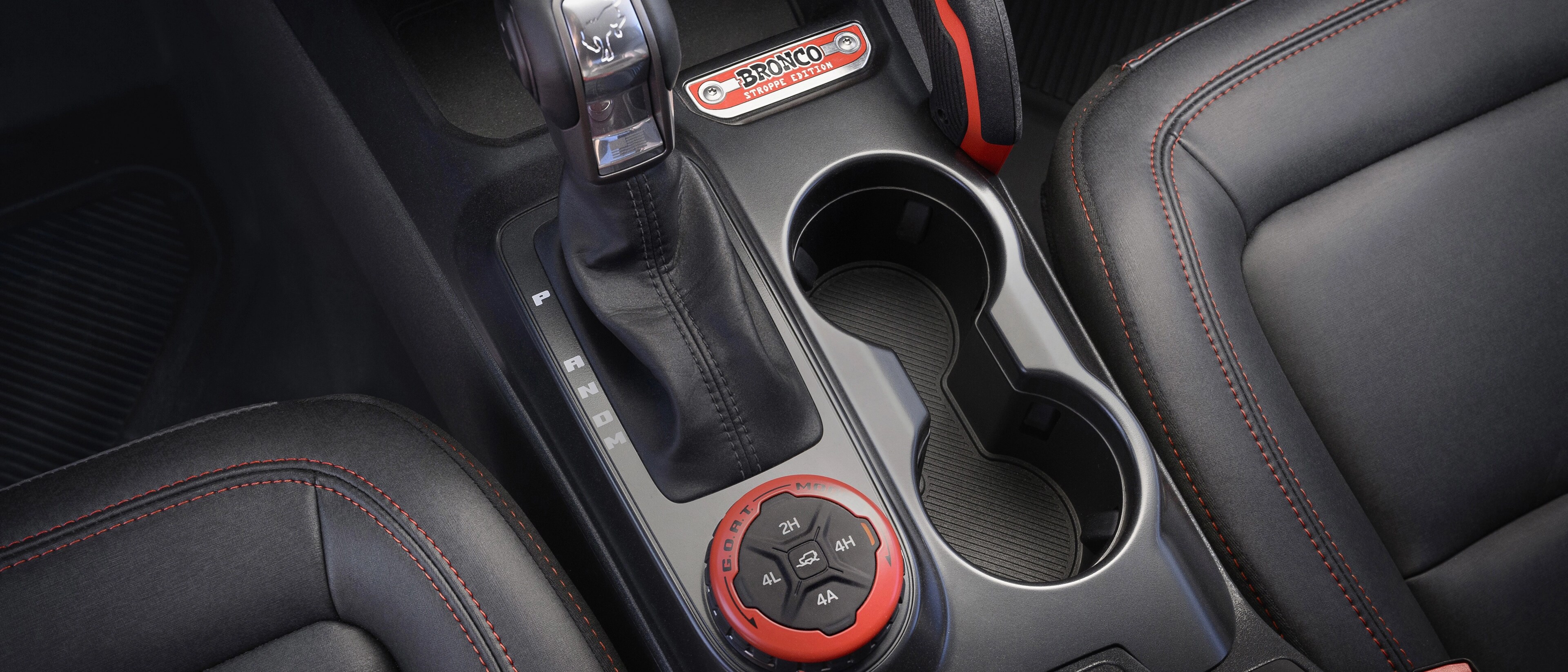 Gros plan de la console centrale d’un VUS Ford Bronco® Stroppe Edition 2025