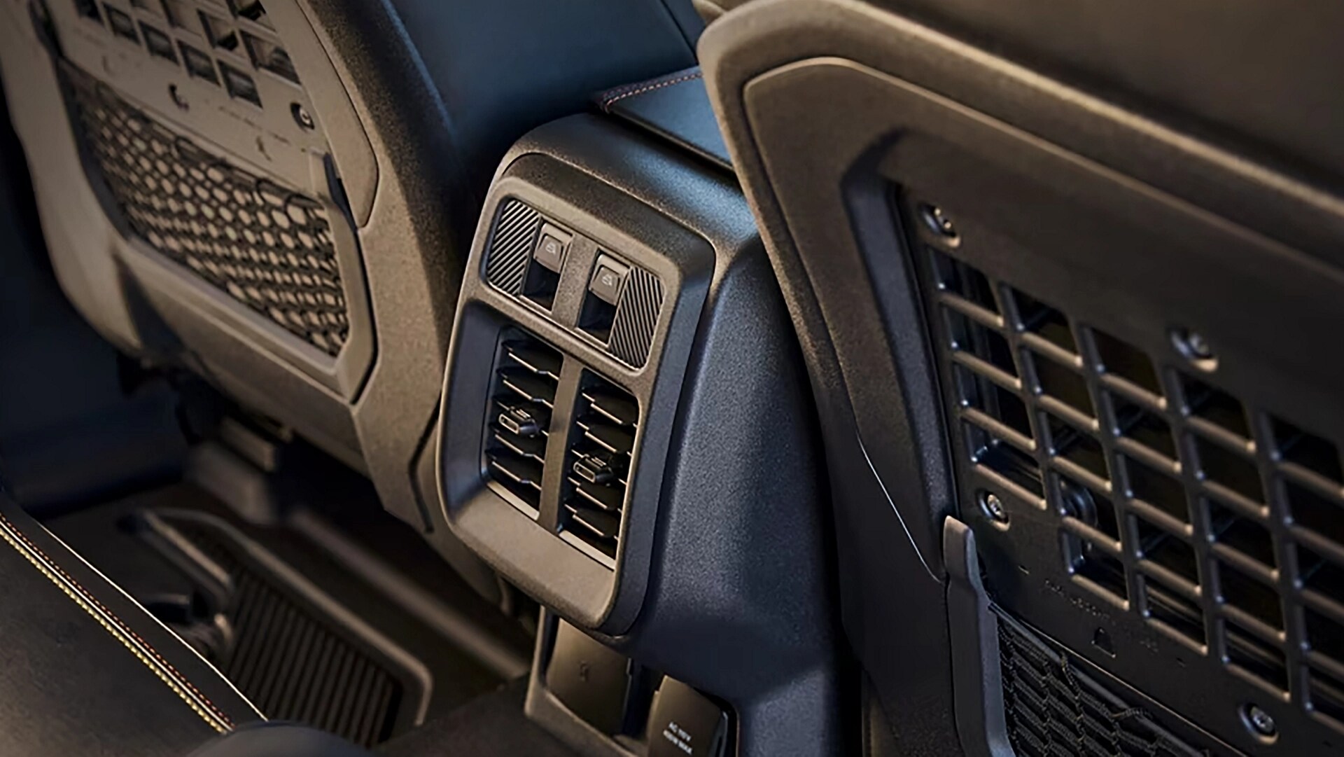 Gros plan sur les bouches d’air des sièges arrière d’un VUS Ford Bronco® 2025
