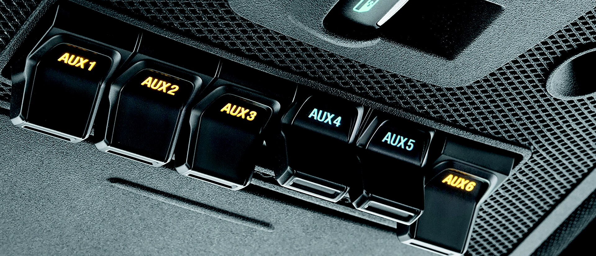 Gros plan des commutateurs du bloc de commande dans un Ford Super Duty® à châssis-cabine 2026