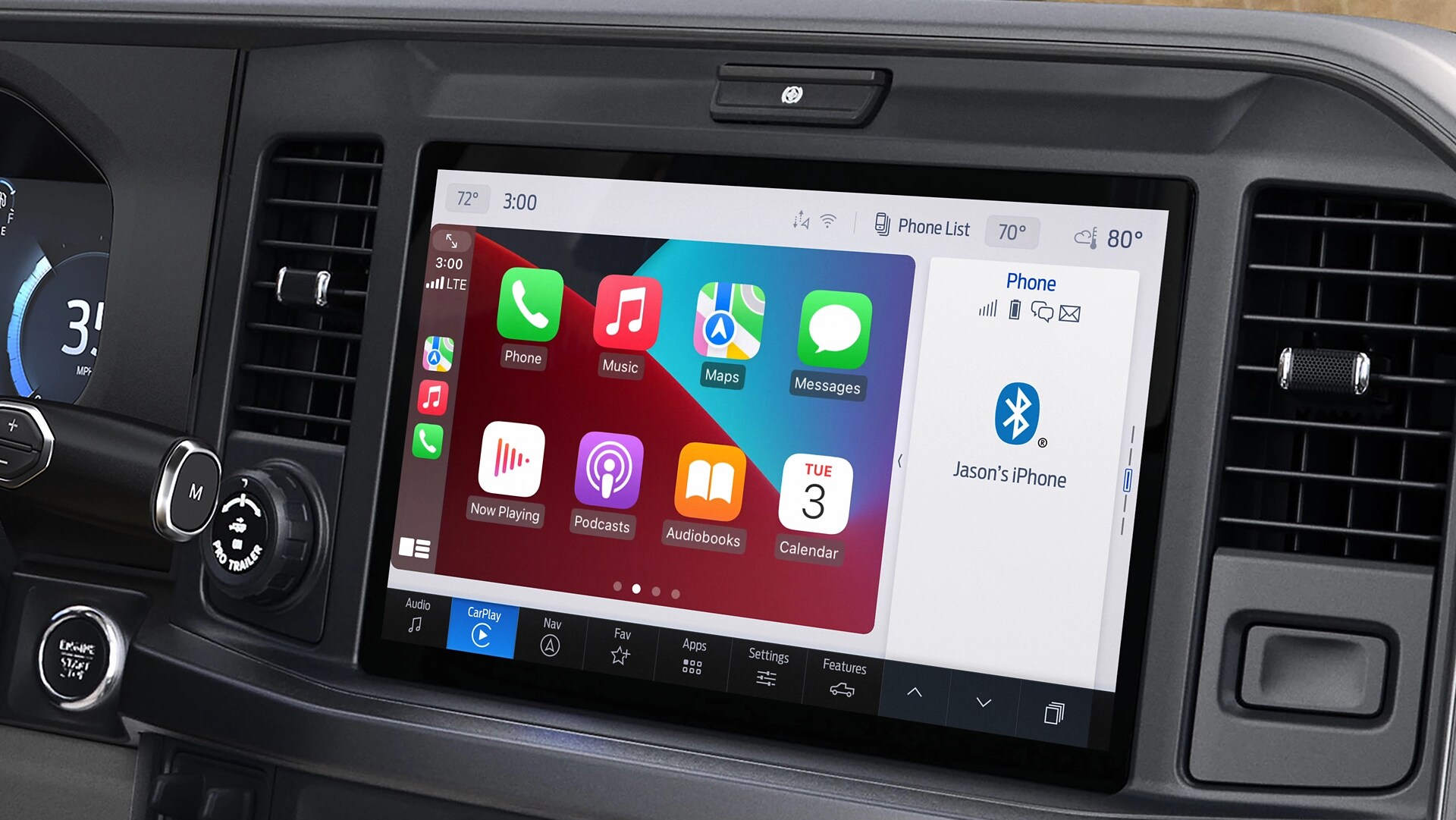 Gros plan d’un écran d’affichage central de 12 po