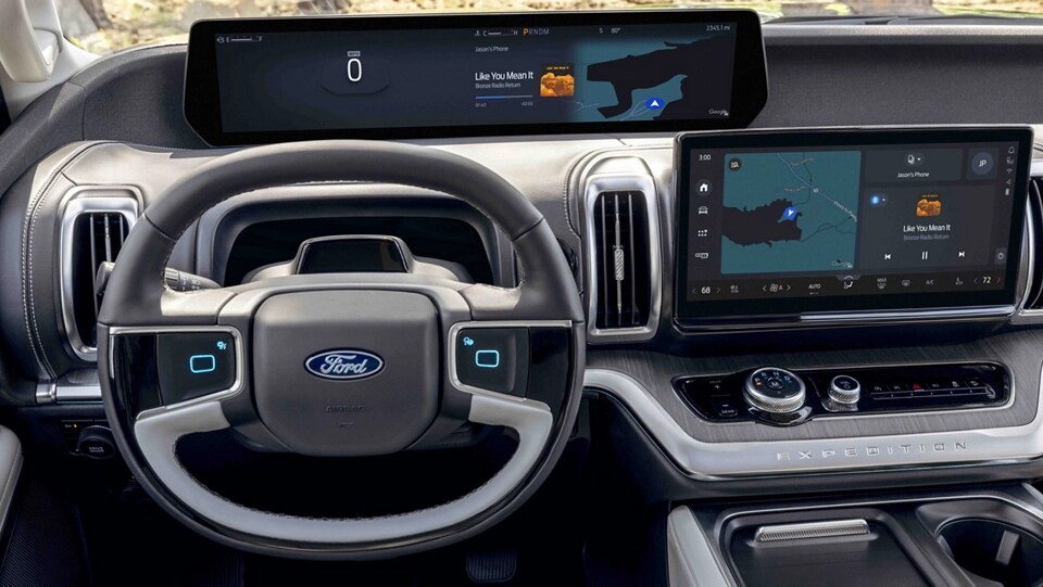 Écran tactile de 13,2 po et affichage panoramique de 24 po du Ford Expedition® 2025 dans la console centrale