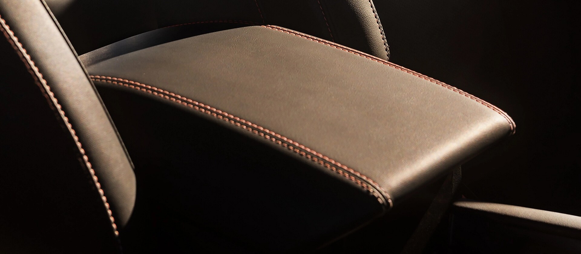 Gros plan sur l’accoudoir central