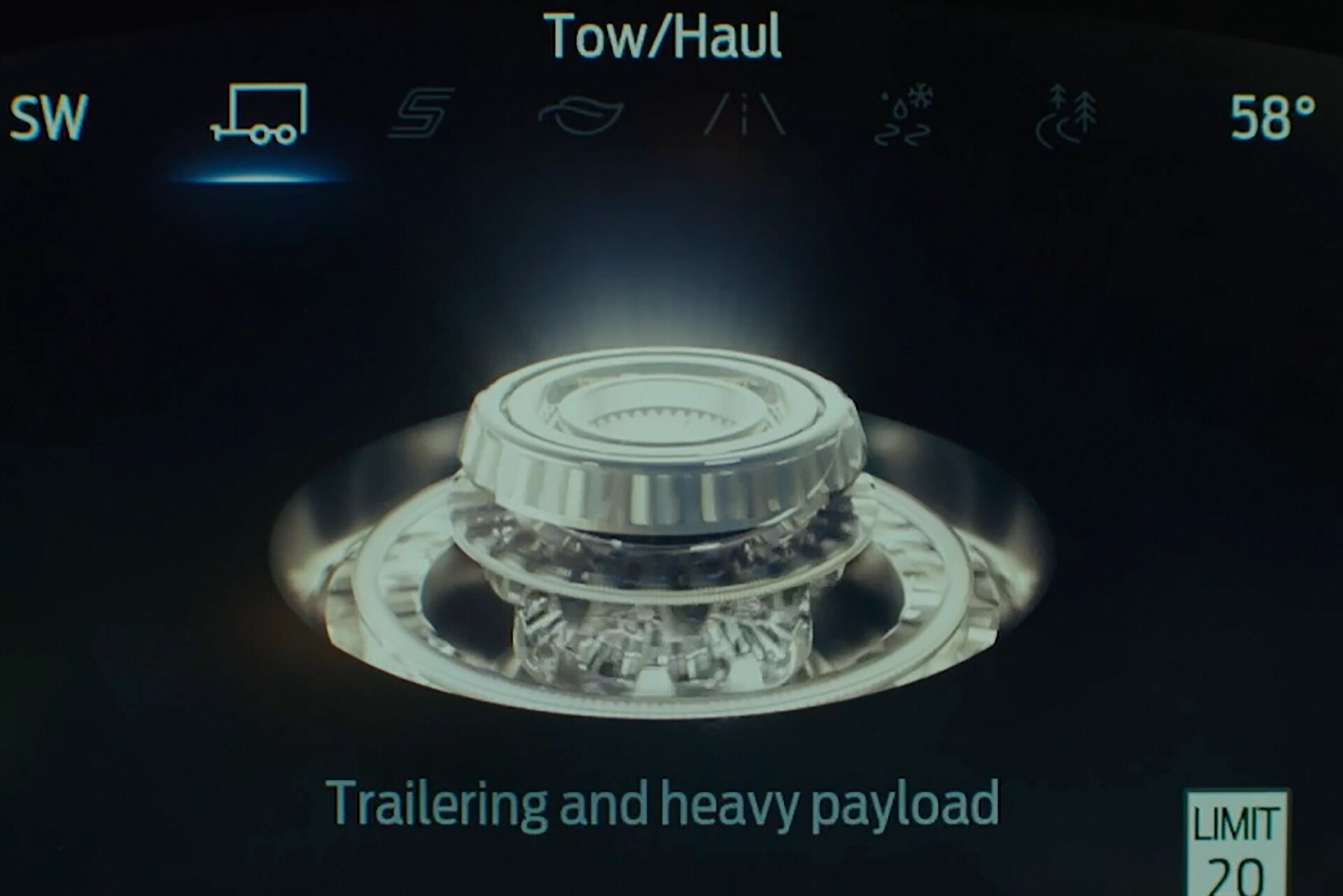 L’affichage du tableau de bord d’un VUS Ford Explorer® 2026, montrant le mode de traction/transport sélectionné