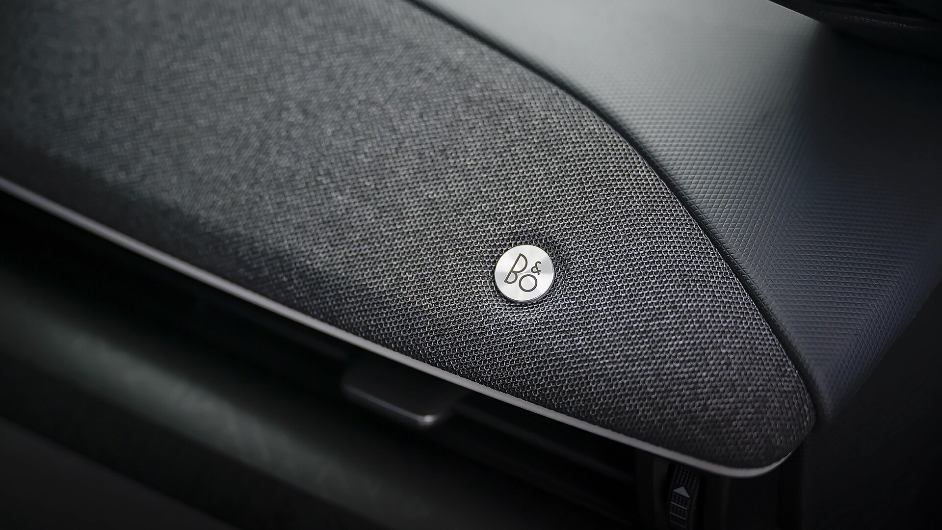 Haut-parleur dans une Ford Mustang Mach-E® 2025