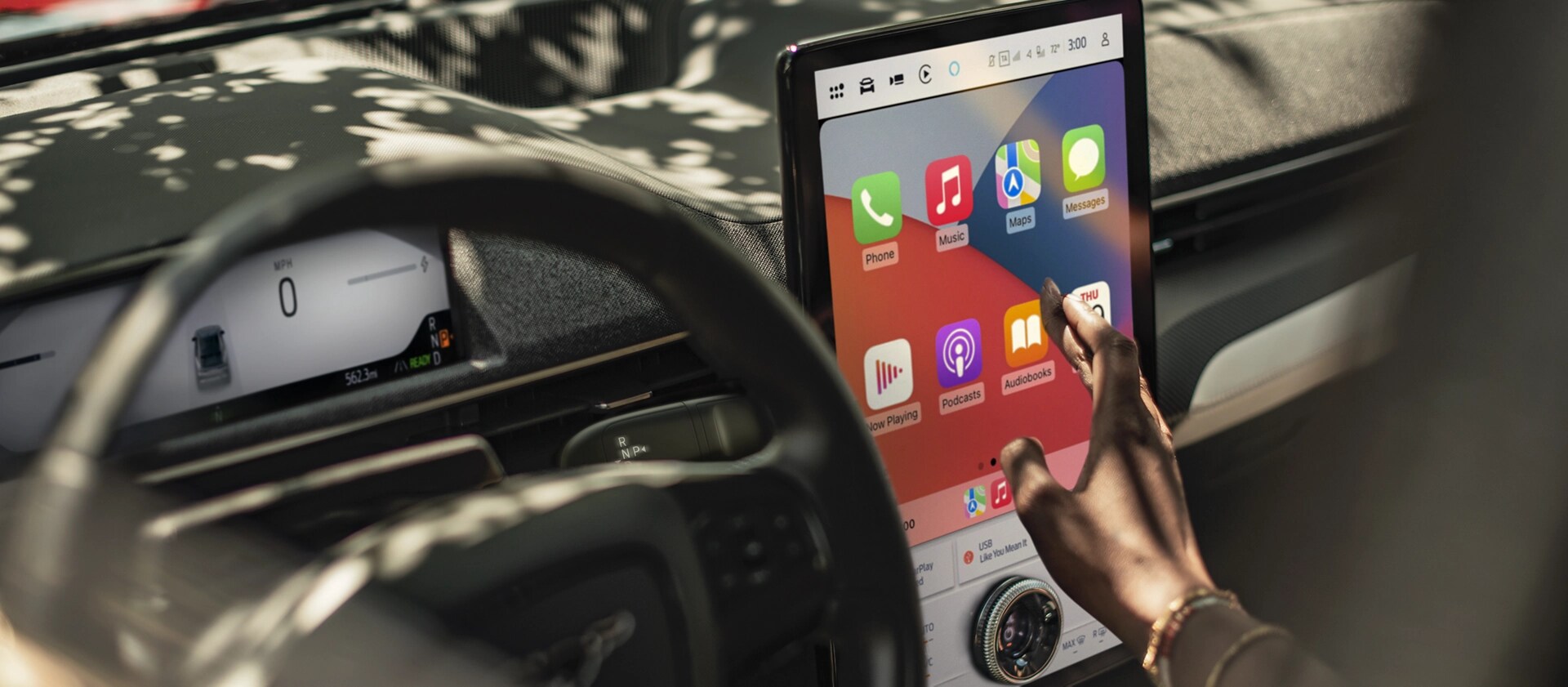 Volant et écran tactile central de la Ford Mustang Mach-E® 2025