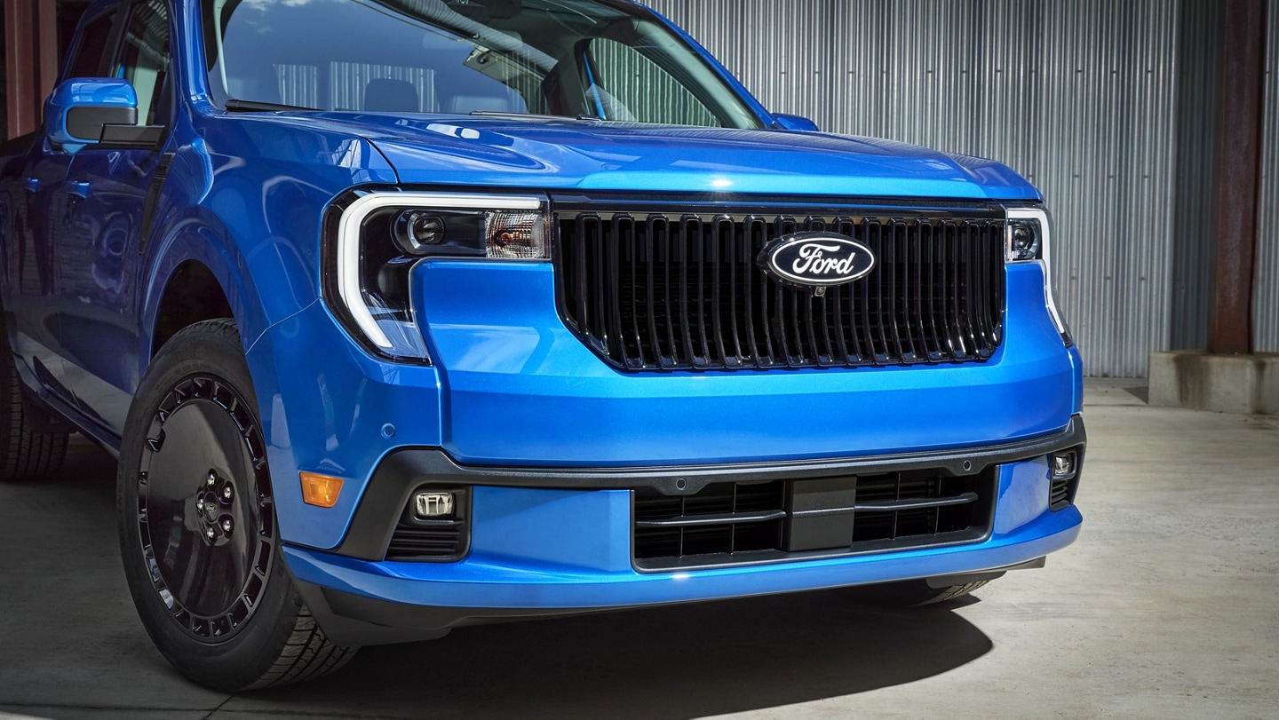 Gros plan sur le carénage frontal d’une camionnette Ford Maverick® Lobo 2025