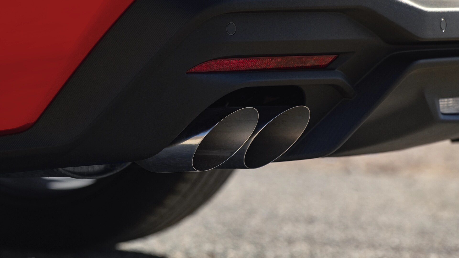 Échappement de performance à soupape active avec embouts chromés quadruples de la Ford Mustang® 2025