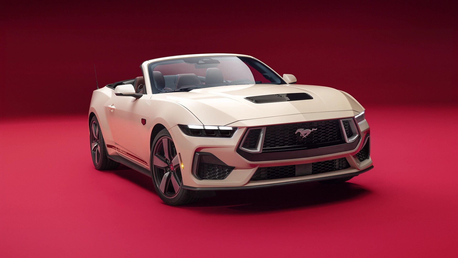 Ford Mustang® GT Premium 2025 décapotable avec ensemble Mustang® 60e anniversaire