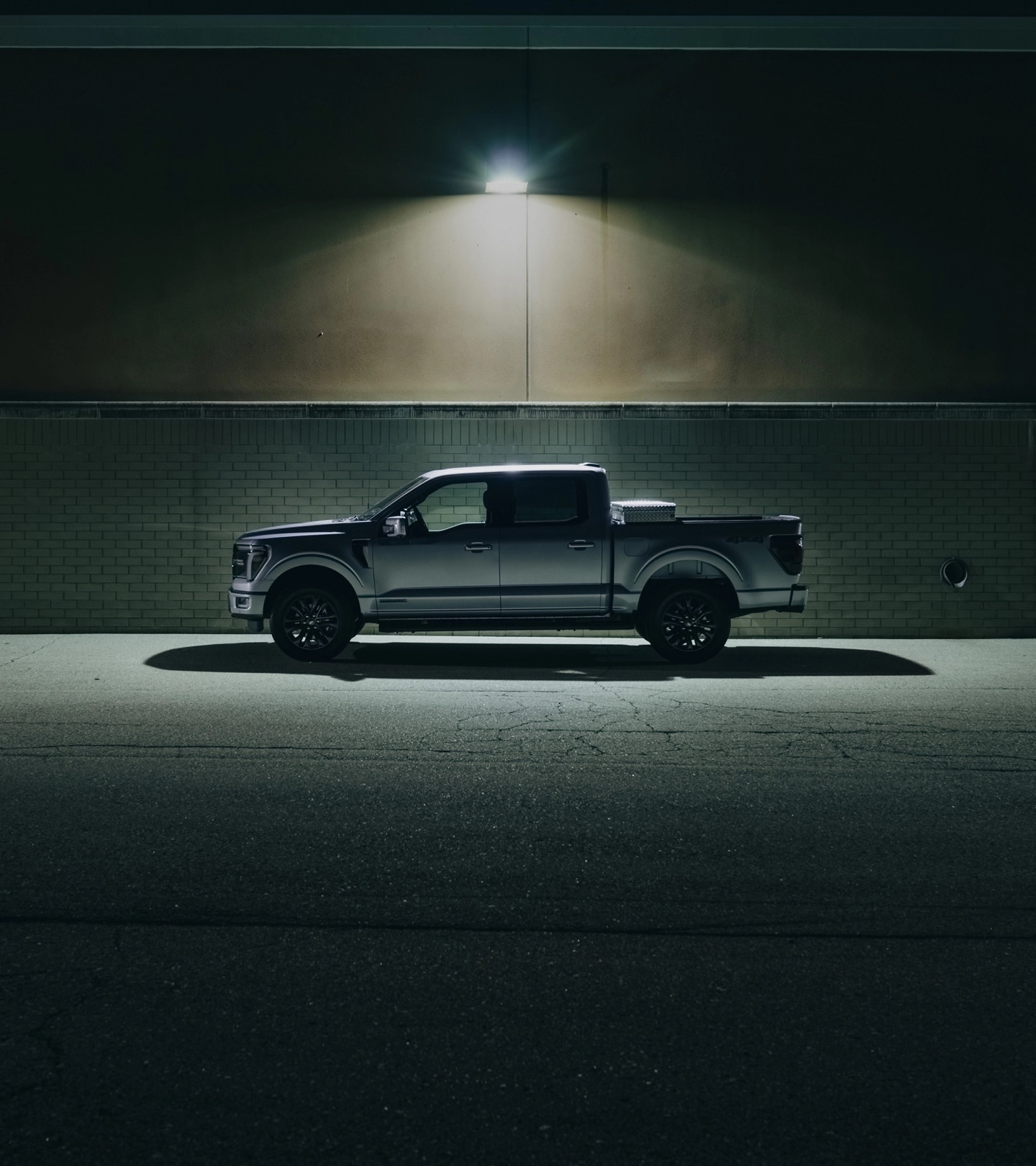 F-150 Lightning stationné.