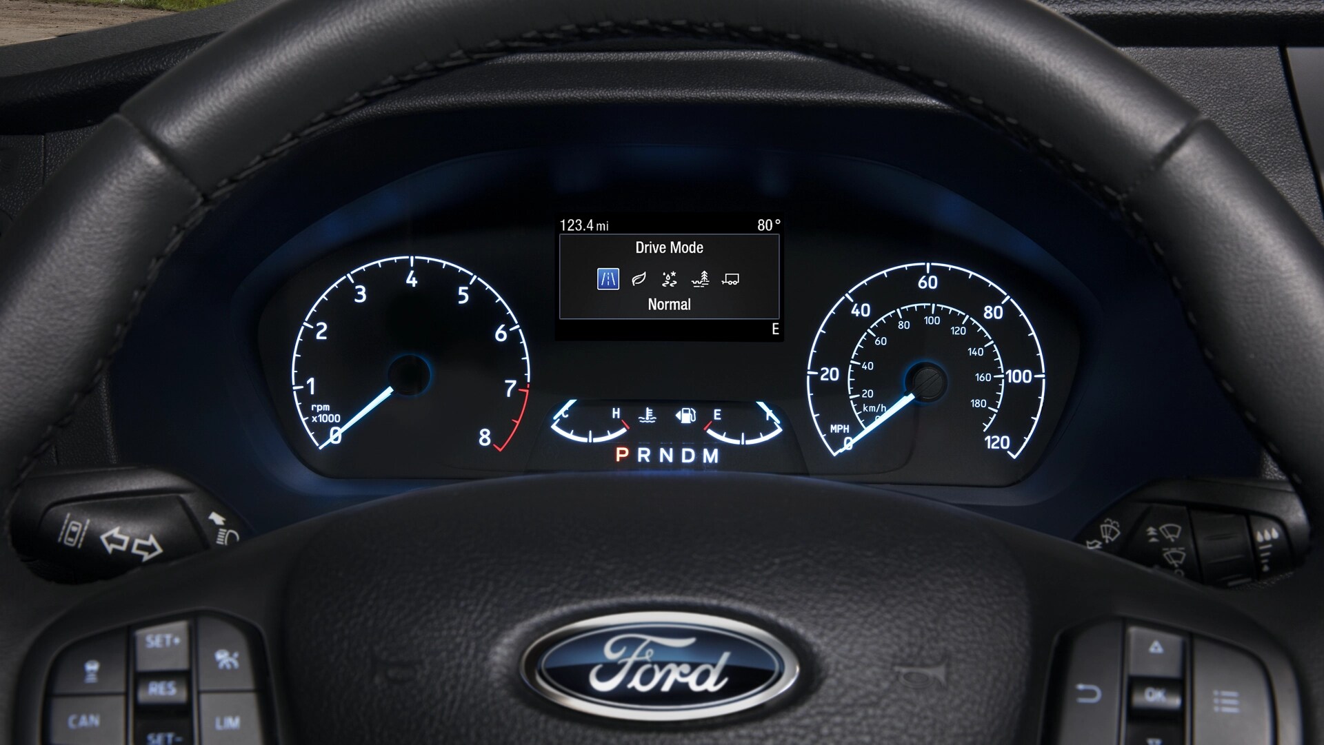 Tableau de bord numérique de la fourgonnette Ford Transit® 2025