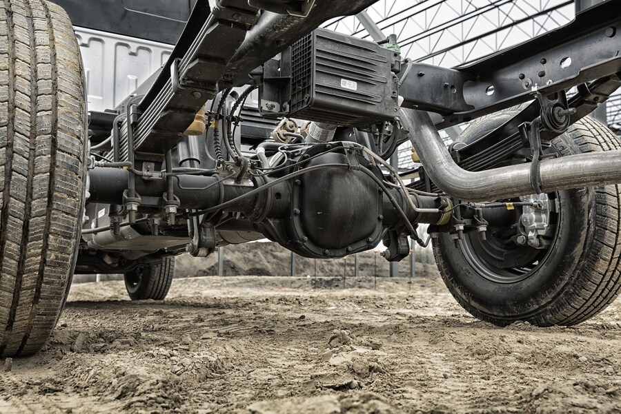 Essieu, suspension, freins, transmission et boîtier de transfert durables du Ford Super Duty® à châssis-cabine 2025