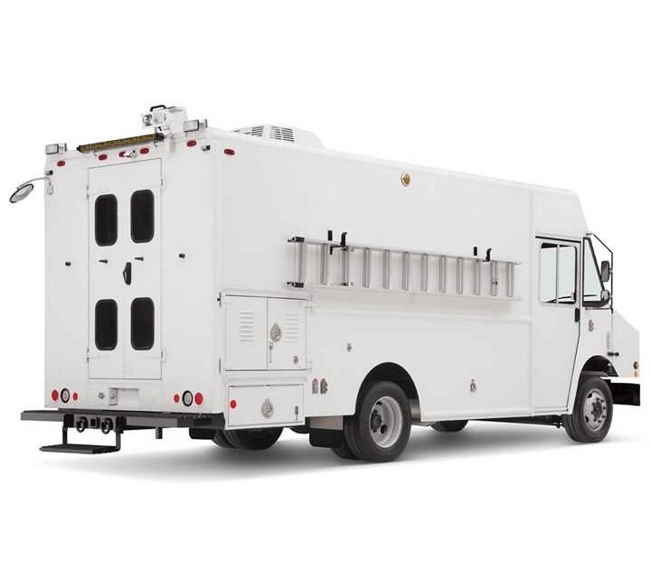 Un châssis nu Ford série E 2026 aménagé