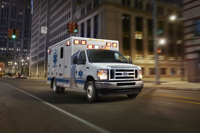 Fourgon tronqué Ford série E 2025 avec carrosserie pour ambulance de type III