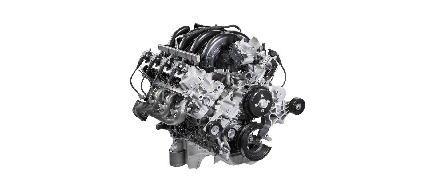 Gros plan sur le moteur V8 de 7,3 L du fourgon tronqué Ford série E 2026