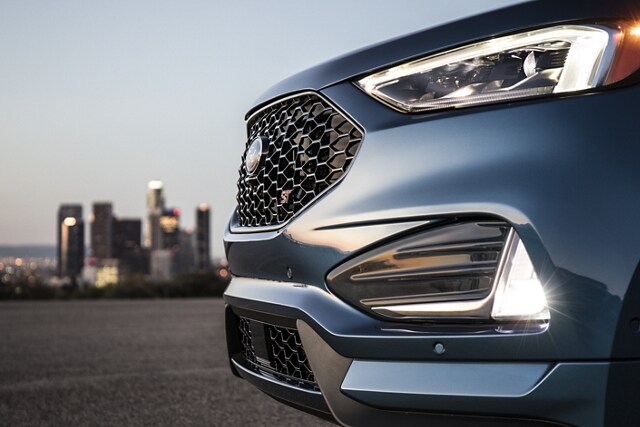Avant d’un VUS Ford Edge® 2023 stationné