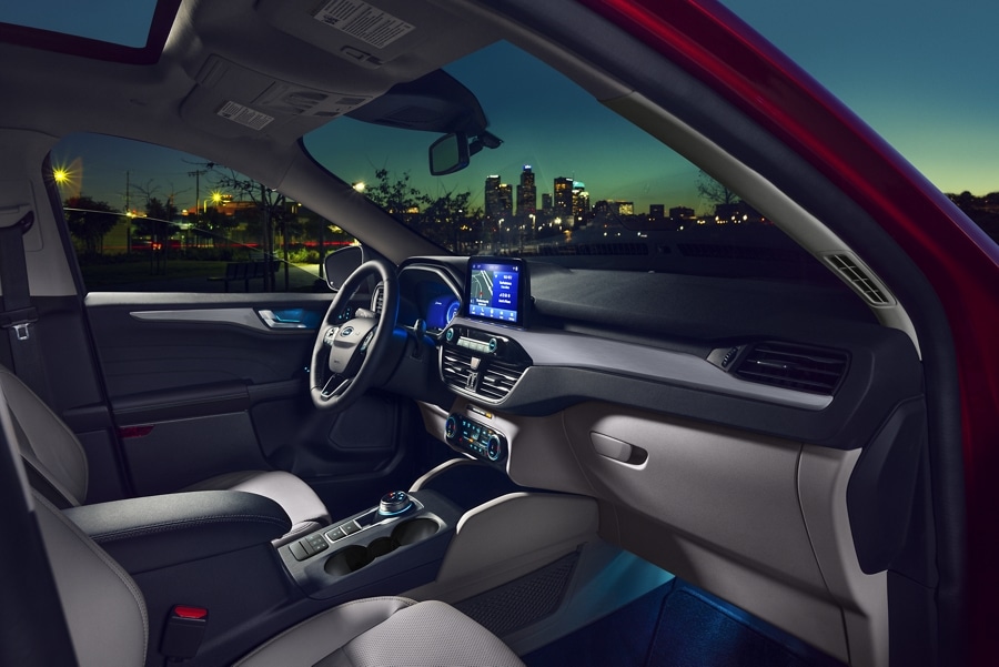Intérieur avant spacieux du Ford Escape 2022