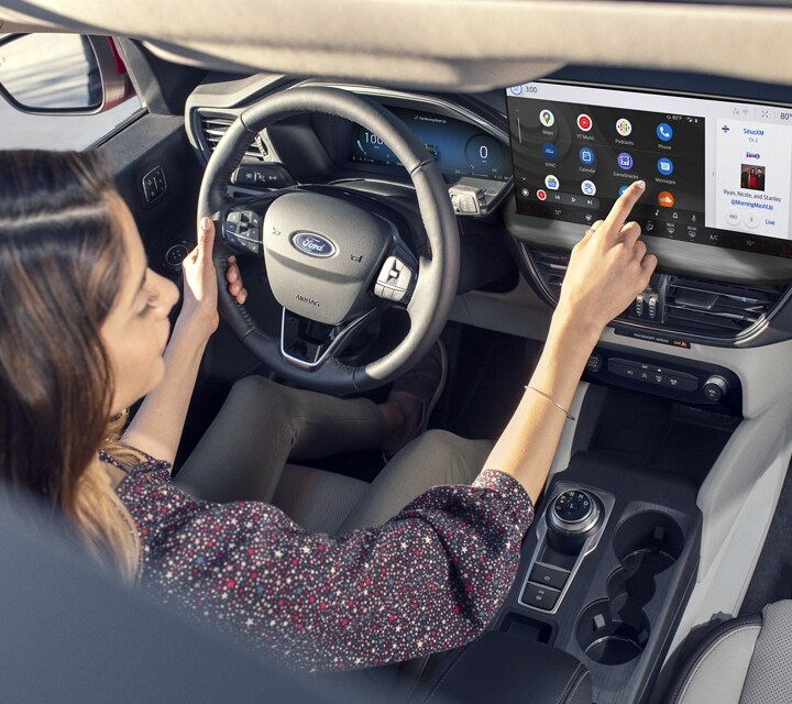 L’écran tactile de 13,2 po en option dans un Ford Escape® 2023