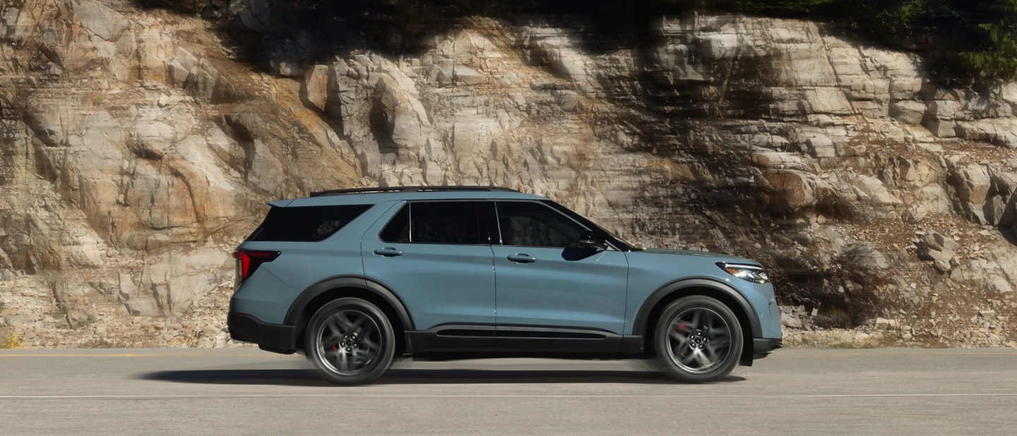 VUS Ford Explorer® 2025 Prix, photos, caractéristiques et plus Ford.ca